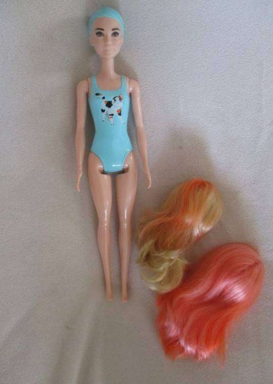 Unusual Mattel Barbie with two wigs for different looks!