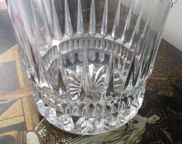 Exceptional heavy French glass ice/champagne bucket