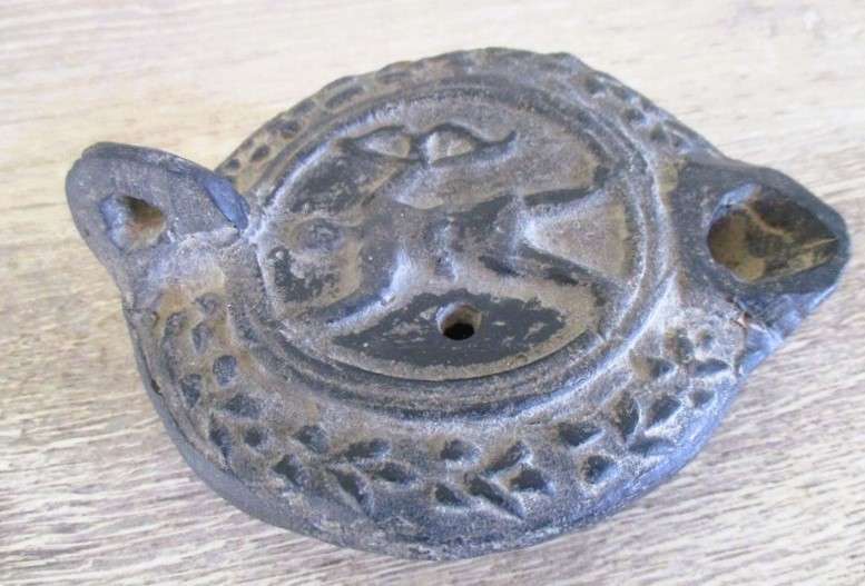 What a find!  Ancient Roman Oil lamp!