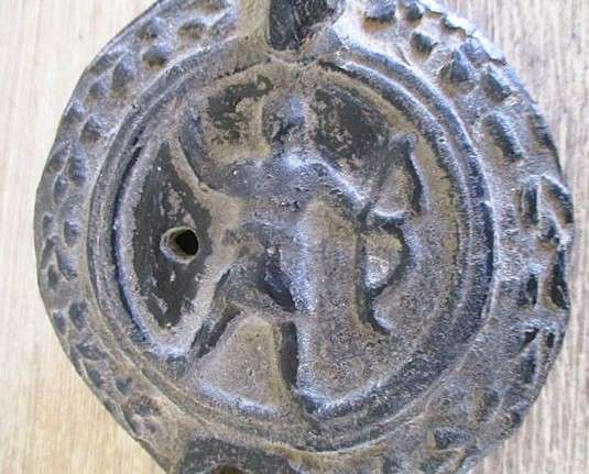 What a find!  Ancient Roman Oil lamp!