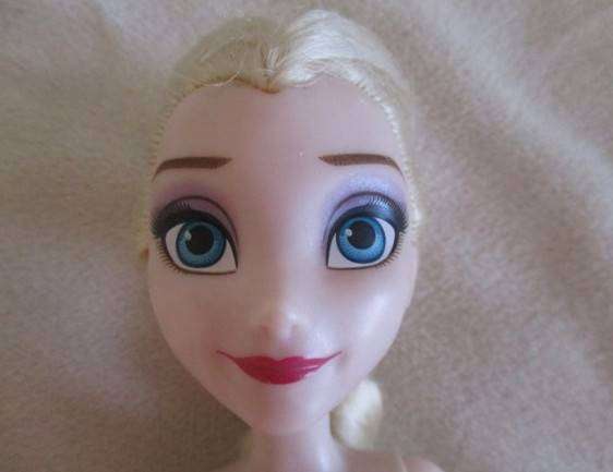 Collectable Hasbro Disney Elsa doll from Frozen - original dress and hairstyle