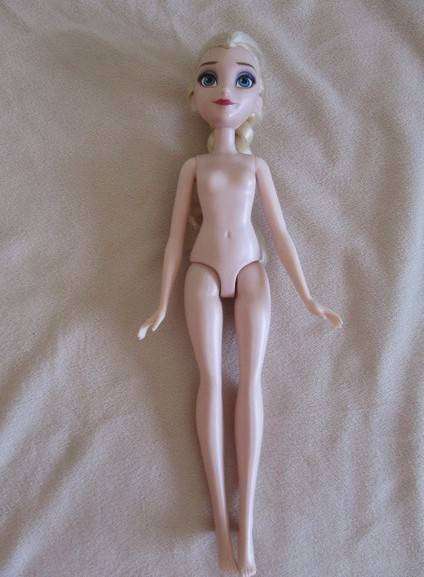 Collectable Hasbro Disney Elsa doll from Frozen - original dress and hairstyle