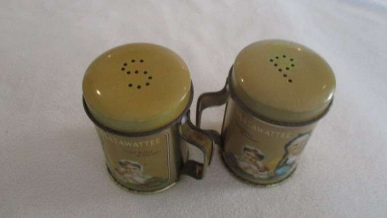 Cute Mazawattee tea salt and pepper tins