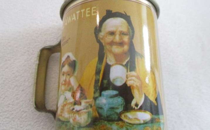 Cute Mazawattee tea salt and pepper tins