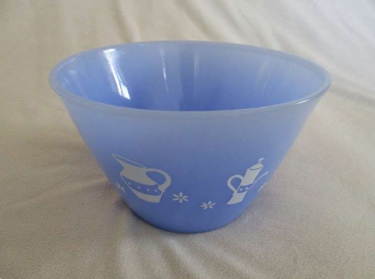 Beautiful blue milk glass mixing bowl - handy size