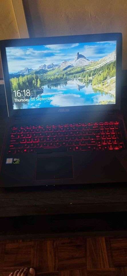 Asus Gaming Laptop i7 7700 / 16GB RAM / GTX 1050