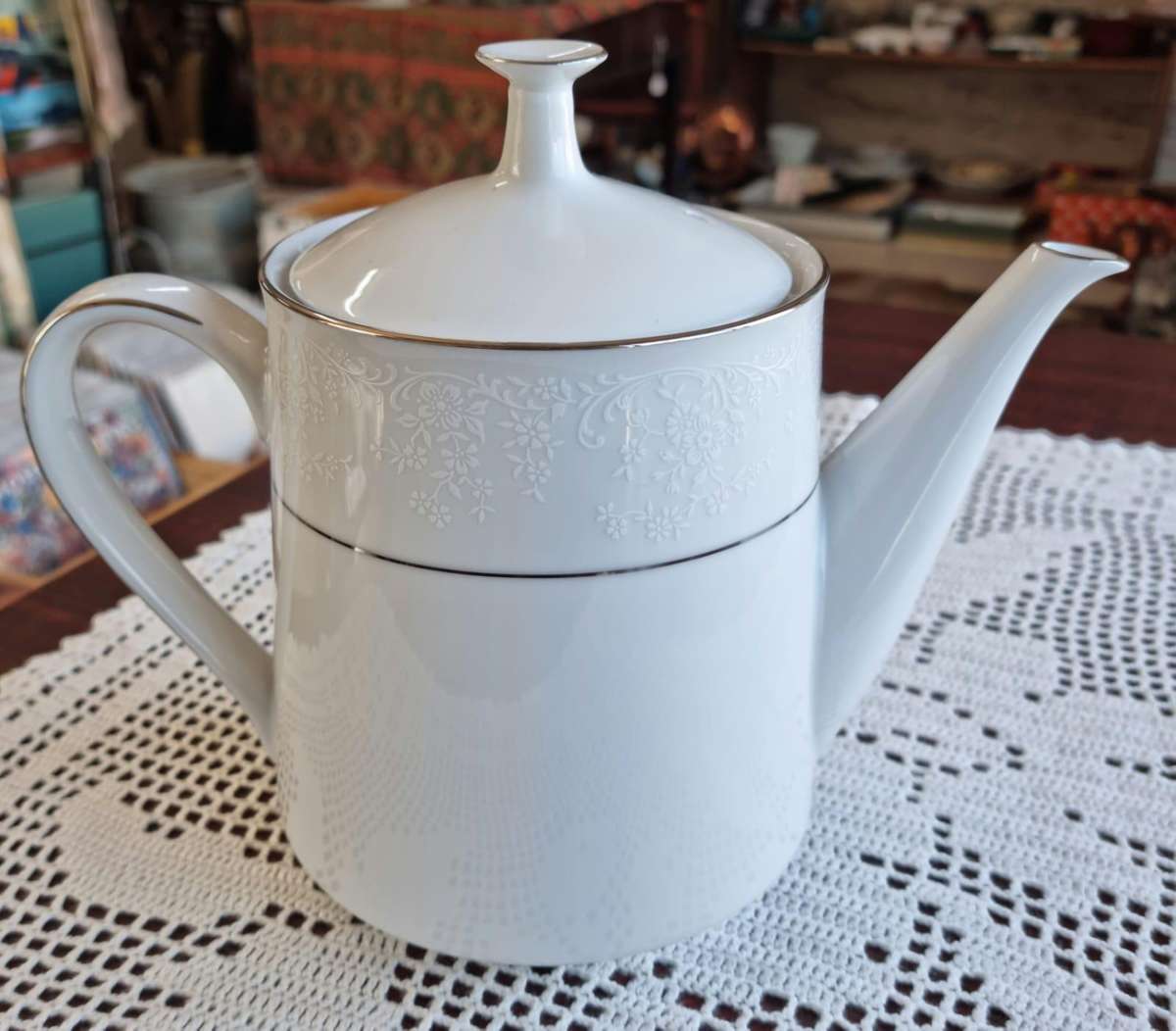 Contemporary NORITAKE Fine China ( Sri Lanka)  "TAHOE" 2585