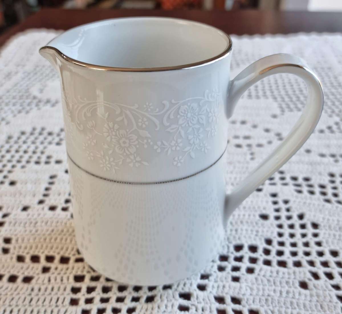 Contemporary NORITAKE Fine China ( Sri Lanka)  "TAHOE" 2585