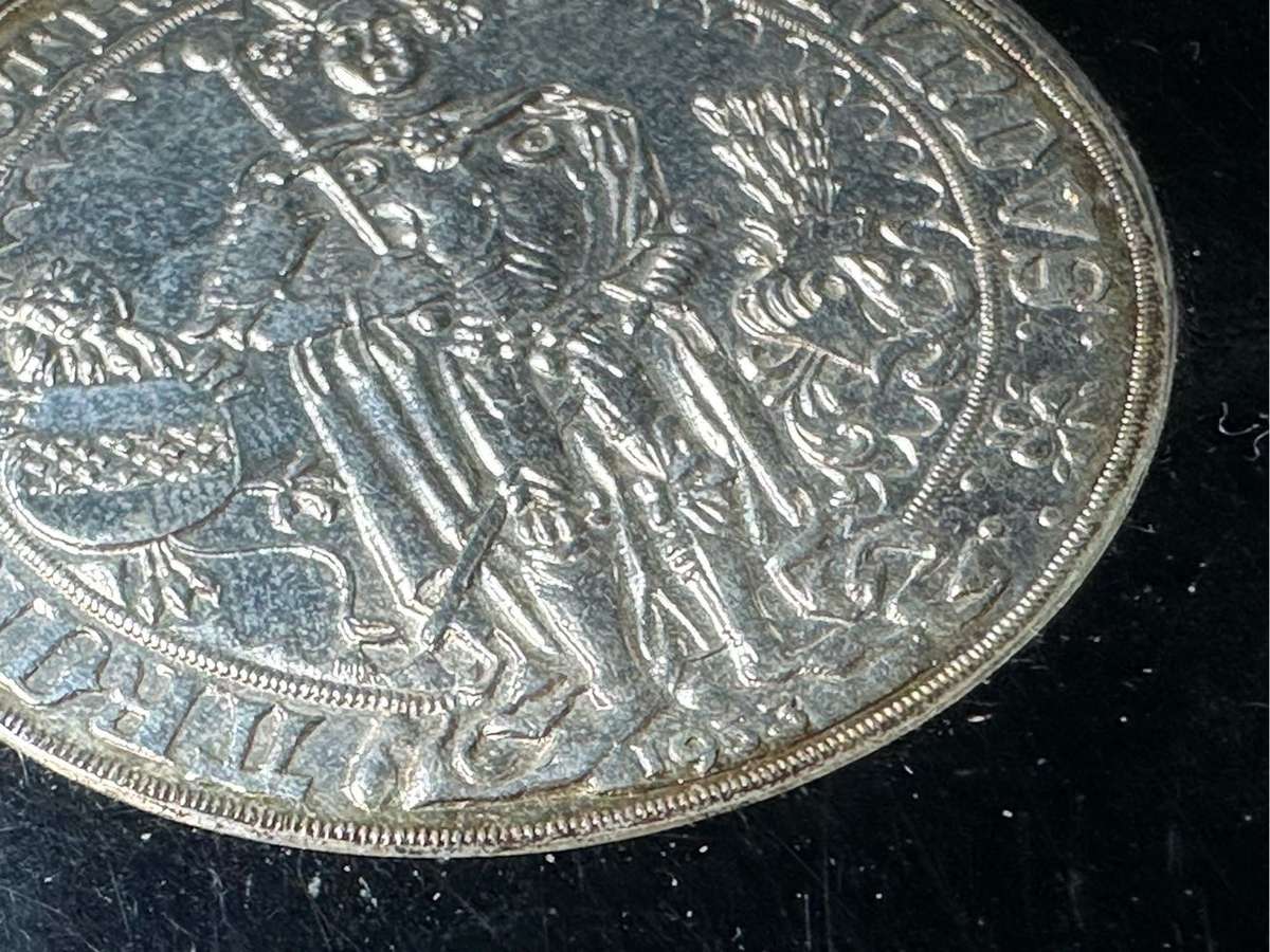 Set of 2 silver coins