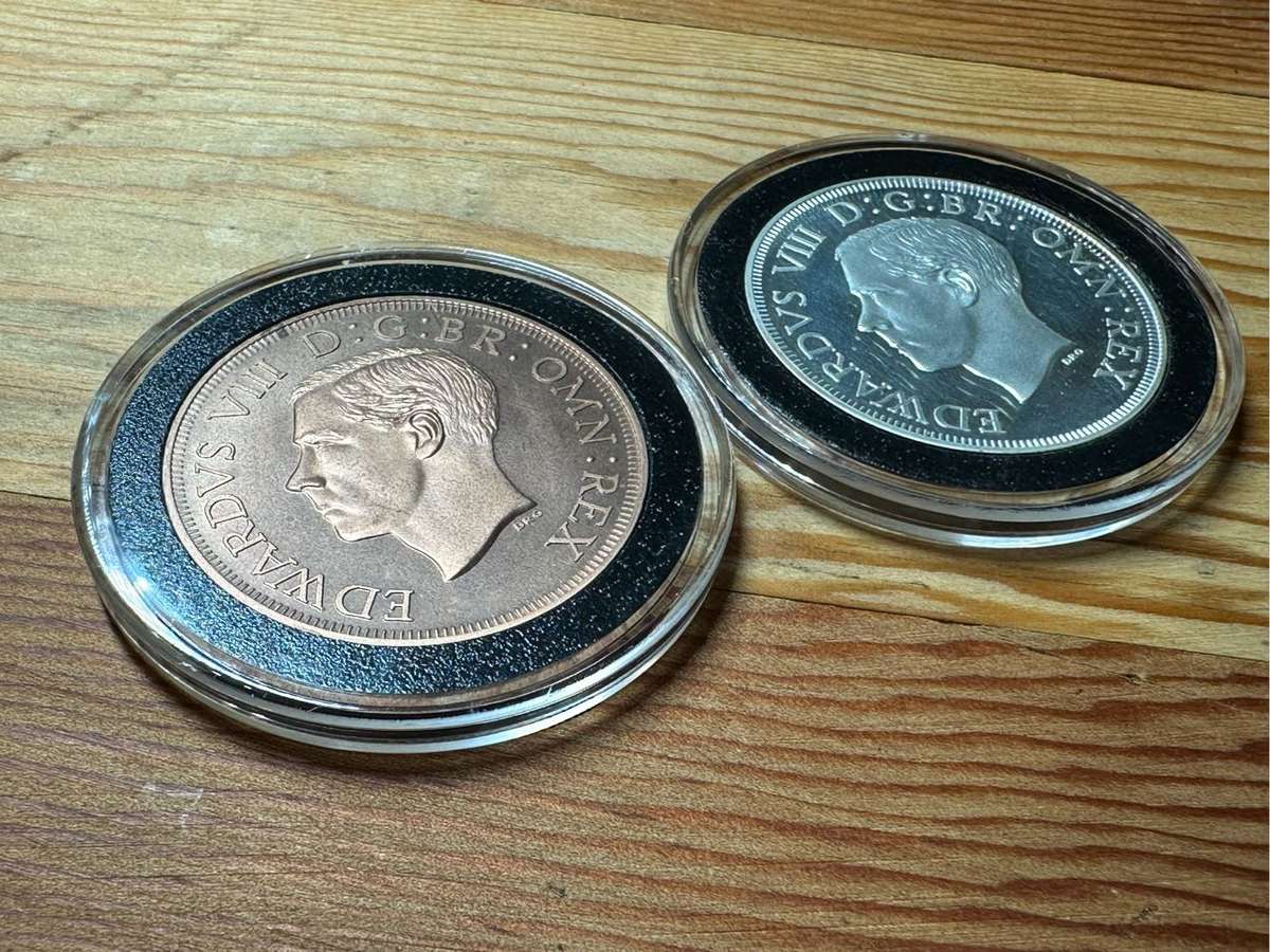 A set of 2 1937 5 shilling pattern coins ( silver & bronze )