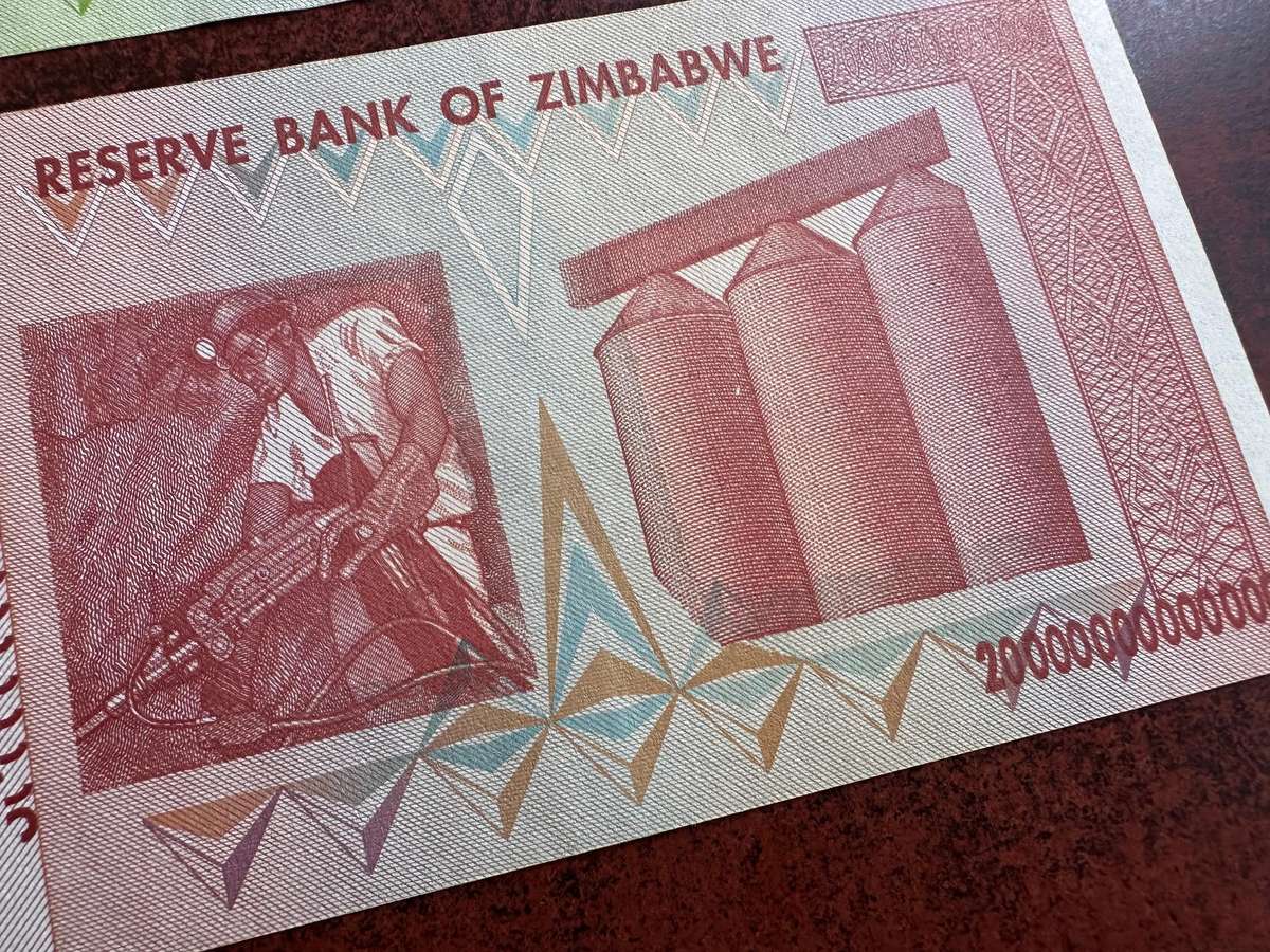 Trillion Dollar AA series Zimbabwe bank notes ( x4 )