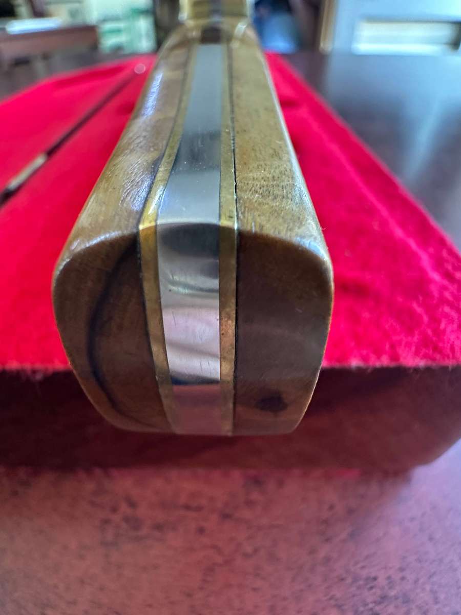 A stunning double side C. Koekemoer handmade knife in stunning display box