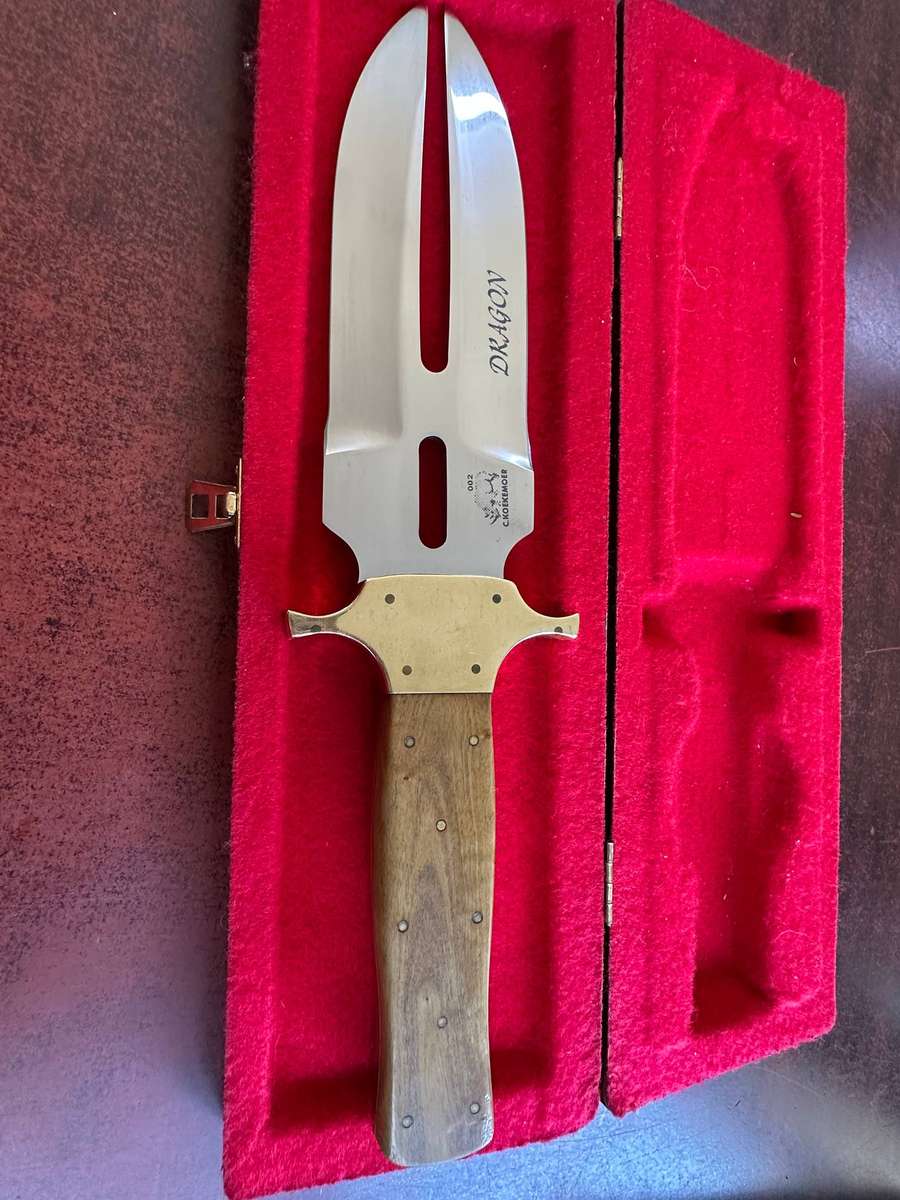 A stunning double side C. Koekemoer handmade knife in stunning display box