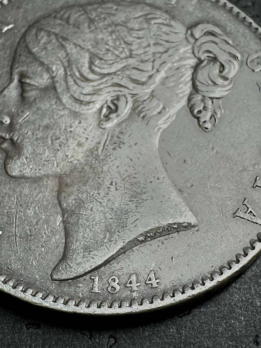 A stunning 1844 England sterling silver 1 Crown coin
