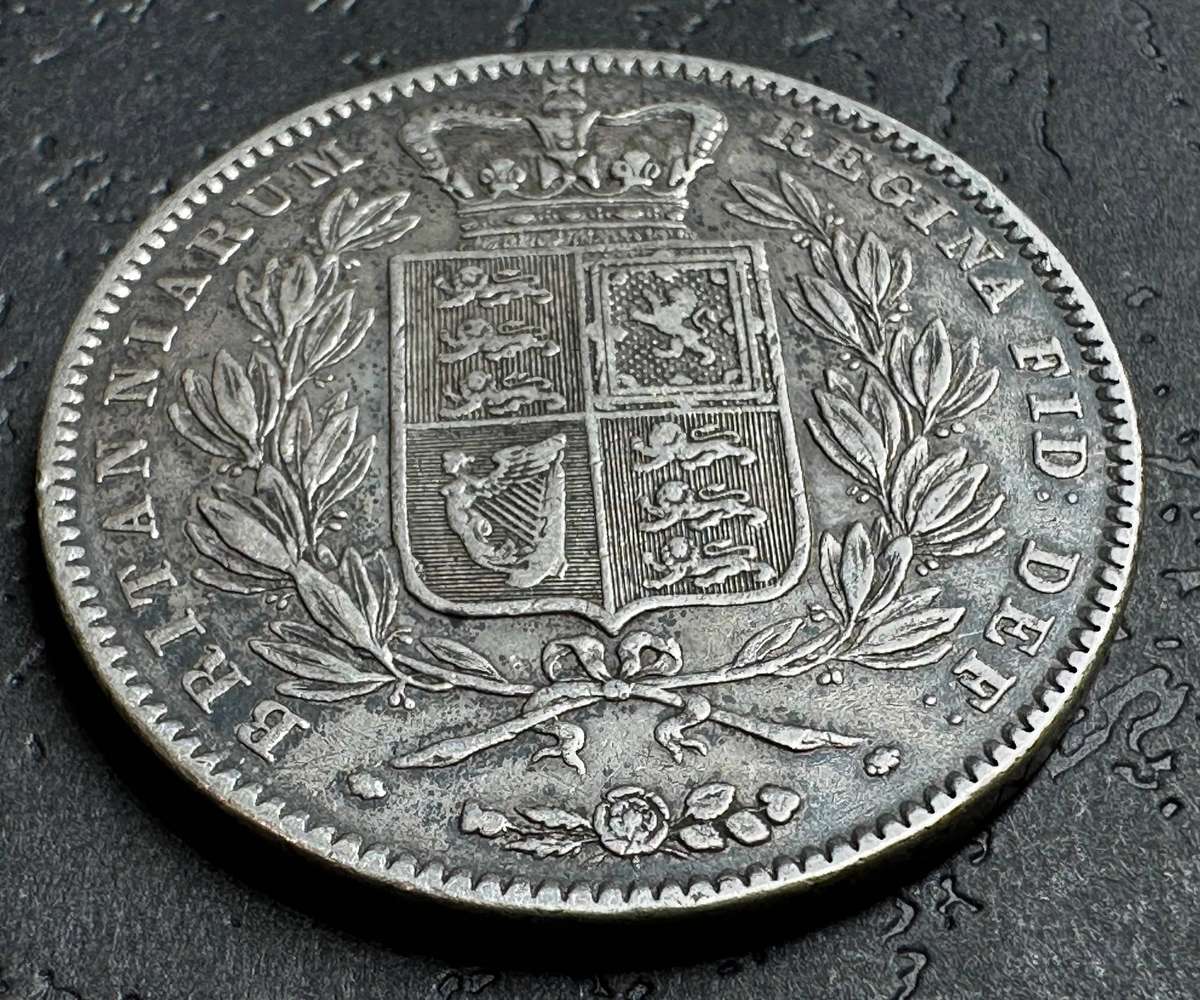 A stunning 1844 England sterling silver 1 Crown coin