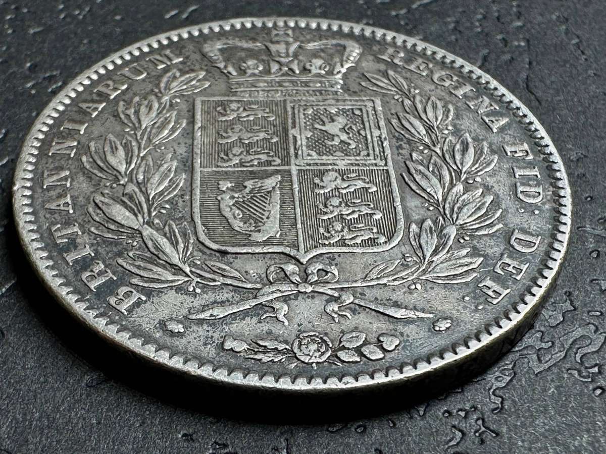 A stunning 1844 England sterling silver 1 Crown coin