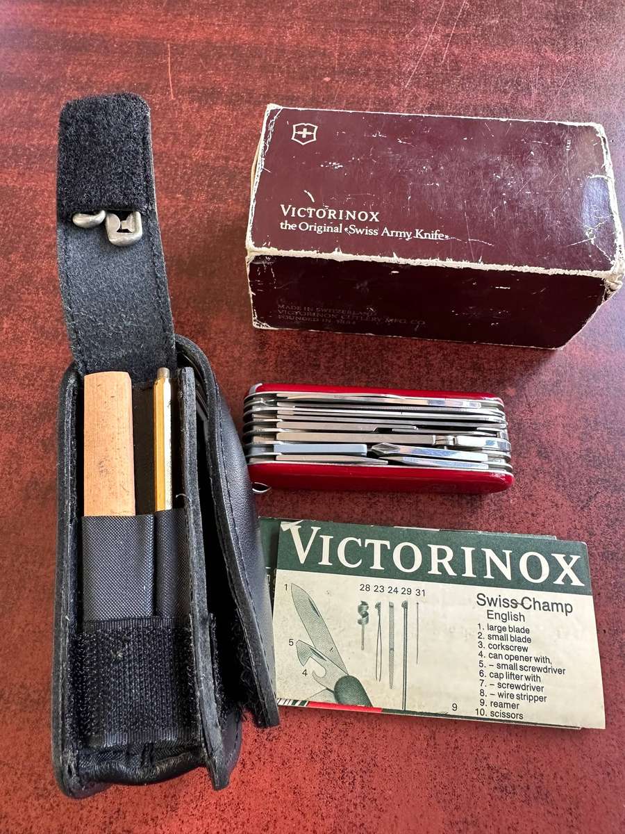 VictorInox Swiss Champ knife