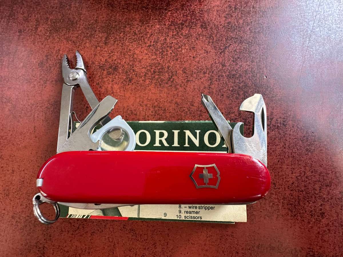 VictorInox Swiss Champ knife