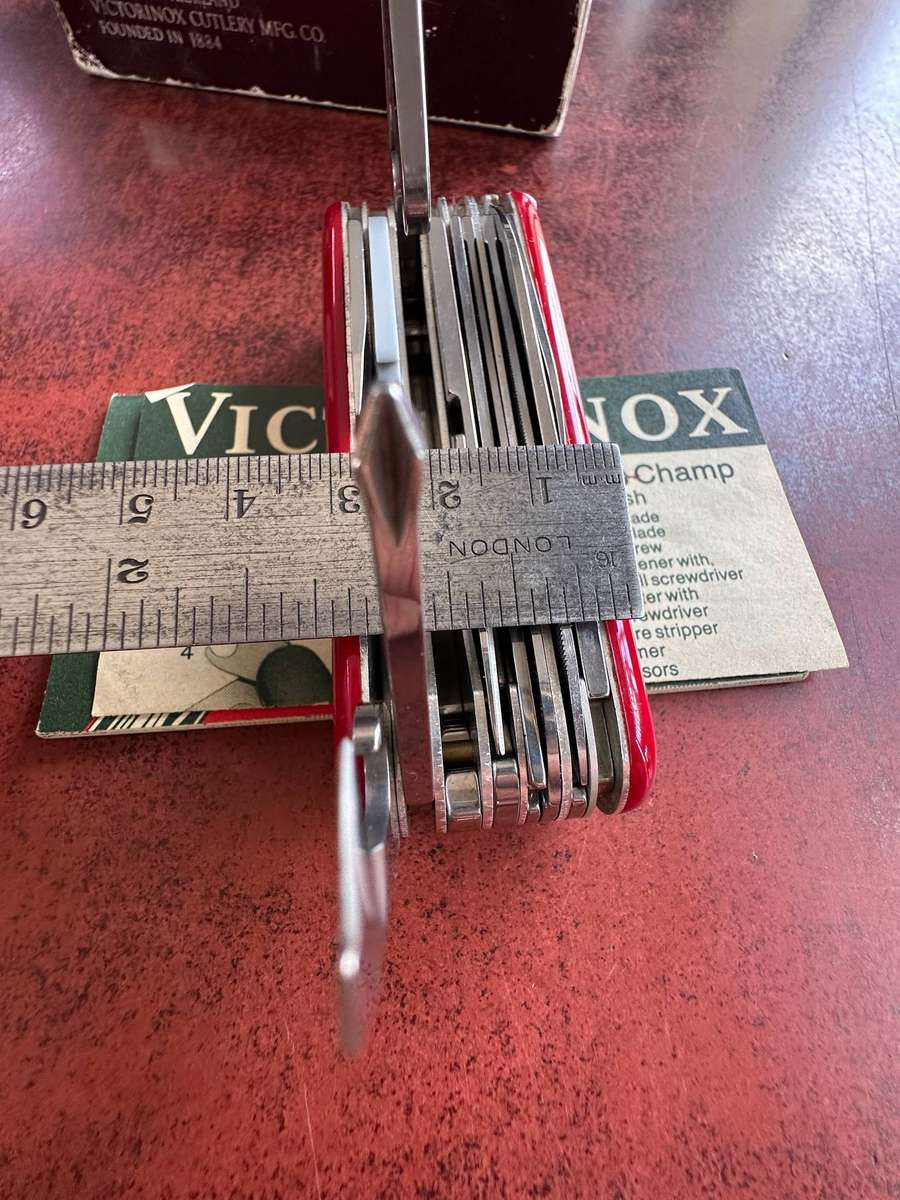 VictorInox Swiss Champ knife