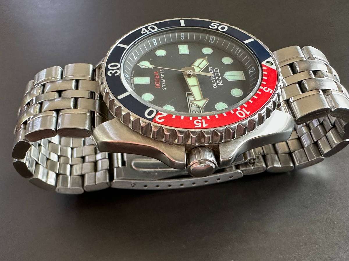 A Citizen automatic WR200 mens wristwatch