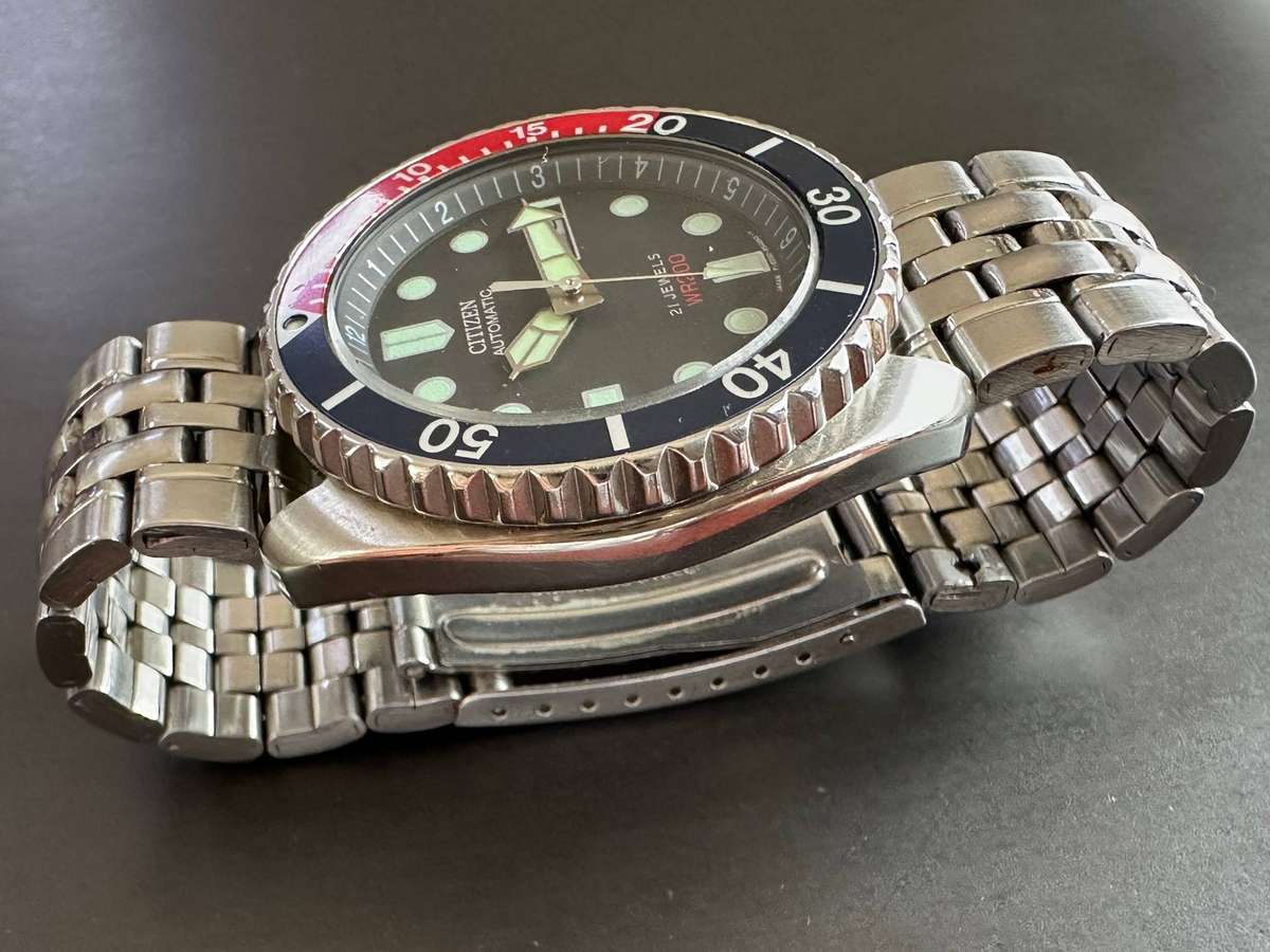 A Citizen automatic WR200 mens wristwatch