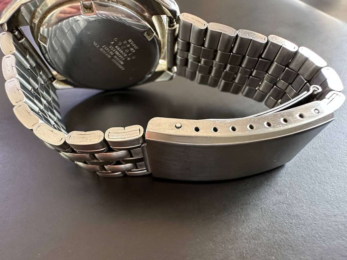 A Citizen automatic WR200 mens wristwatch