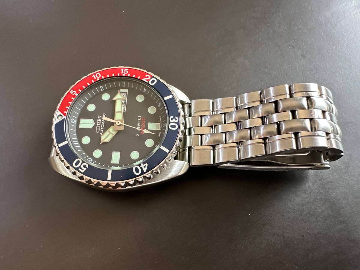 A Citizen automatic WR200 mens wristwatch