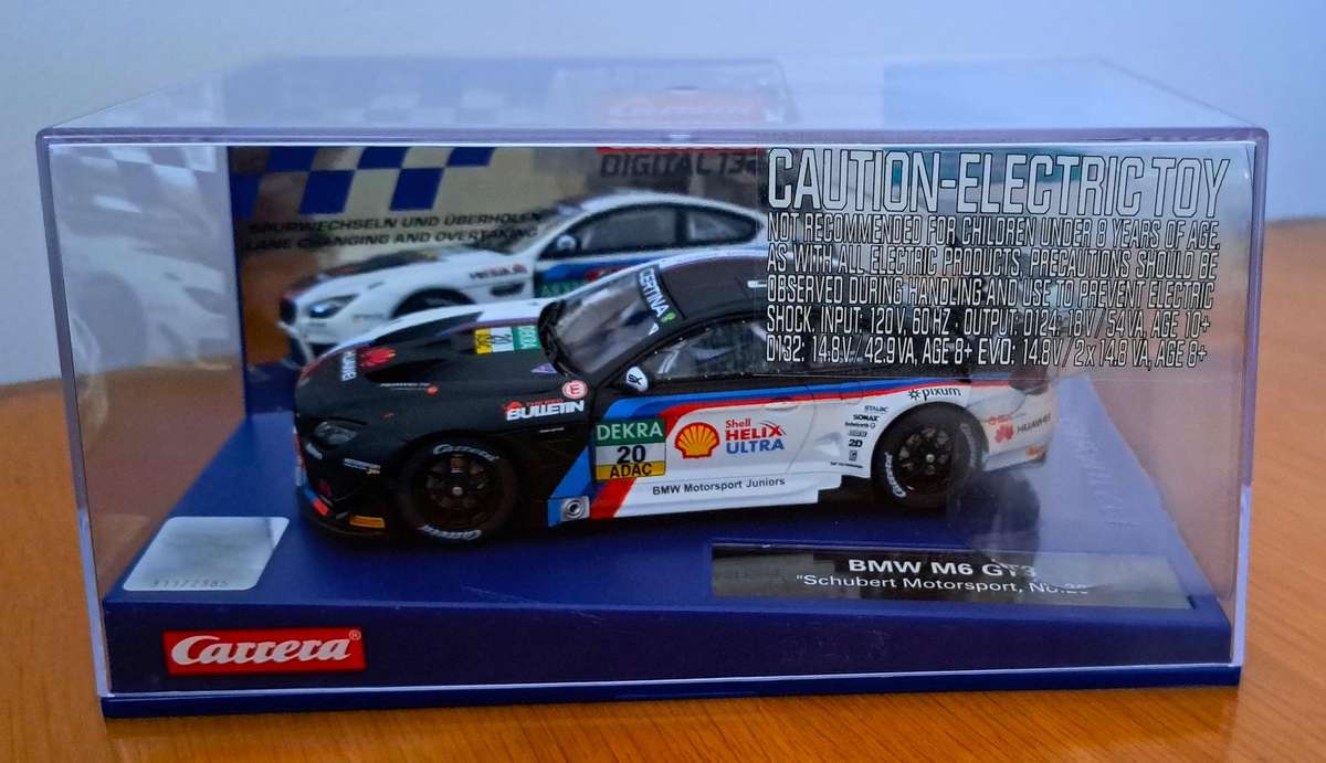 Carrera BMW M6 GT3 "Schubert Motorsport" Digital Slot Car 1/32