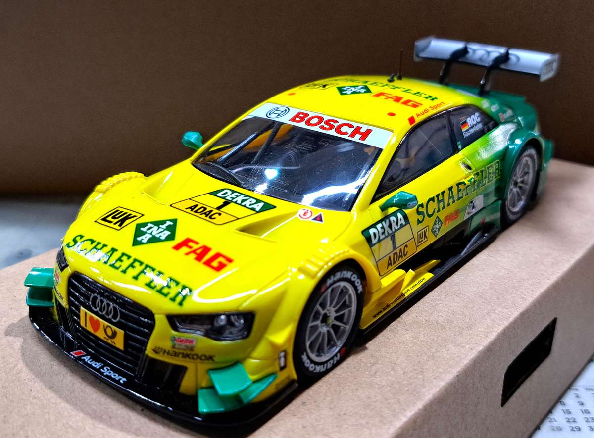 Carrera Audi RS5  "Schaeffler" DTM Slot Car 1/32