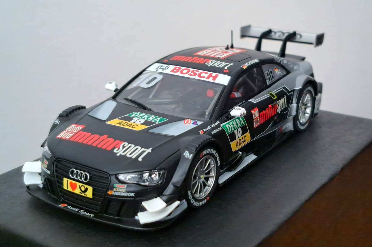 Carrera Audi RS5 DTM Slot Car 1/32