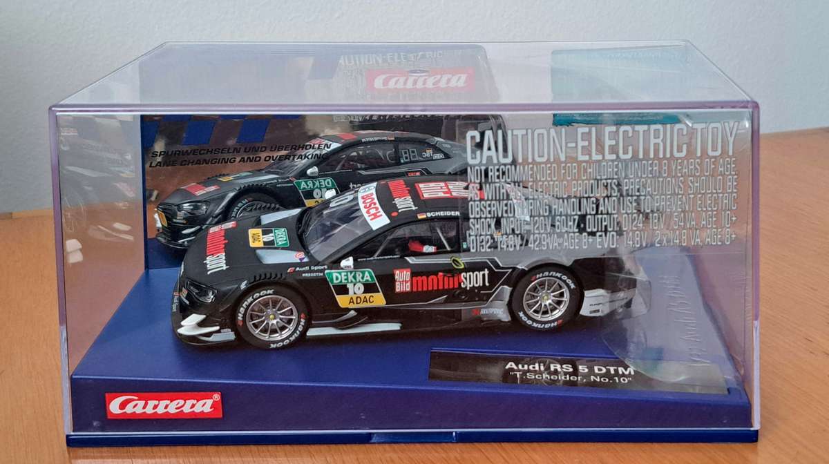 Carrera Audi RS5 DTM Slot Car 1/32