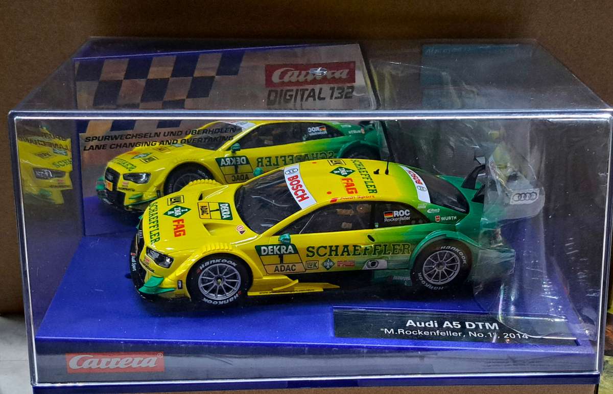 Carrera Audi RS5  "Schaeffler" DTM Slot Car 1/32