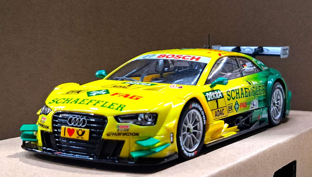 Carrera Audi RS5  "Schaeffler" DTM Slot Car 1/32
