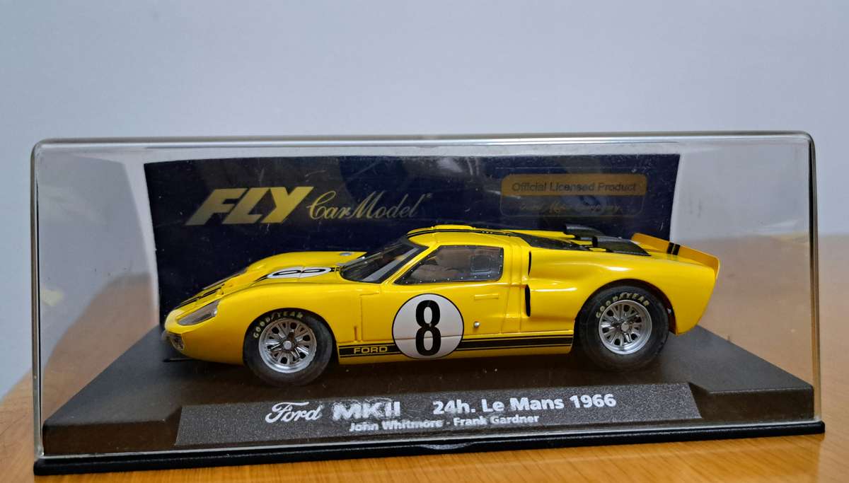 Fly Ford GT40 MKII Le Mans 1966 Analogue Slot Car 1/32