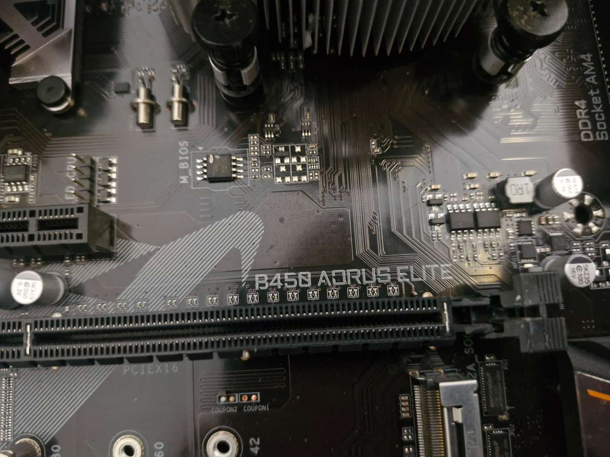 Aorus B450 Elite, Ryzen 3600, 16GB Ram Combo