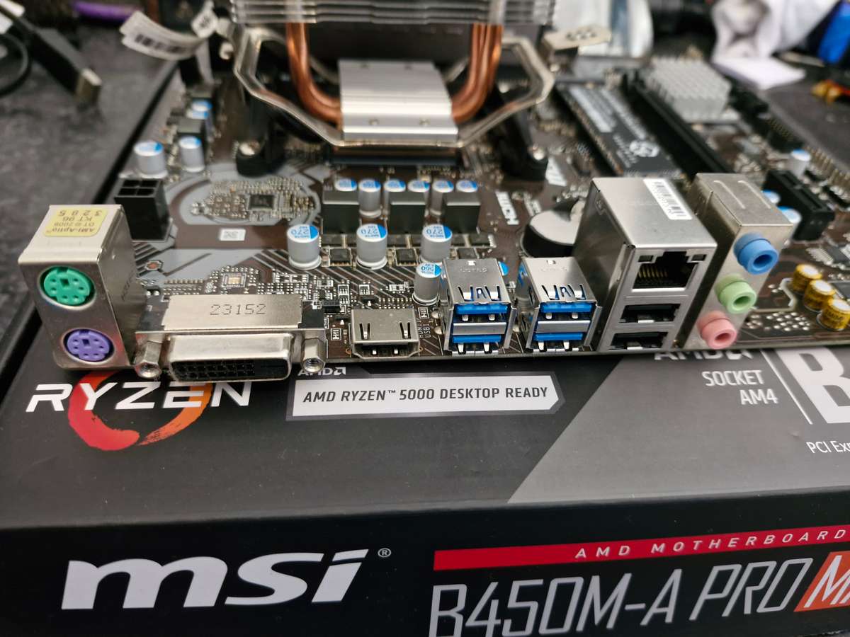 B450M , Ryzen 3700X, 16GB Ram , 256GB SSD Combo