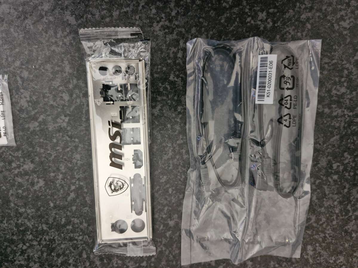 B450M , Ryzen 3700X, 16GB Ram , 256GB SSD Combo