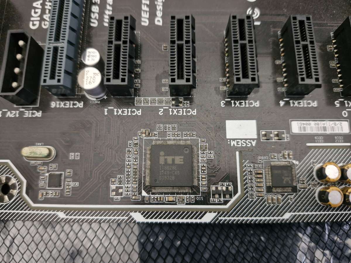 Gigabyte H110, i5 6500T, 8GB Ram combo