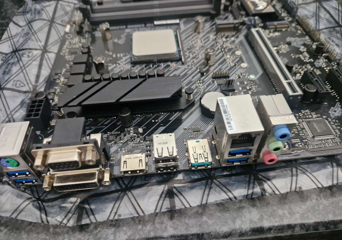 Asus Tuf A520M, 3800X , 32GB Ram Combo