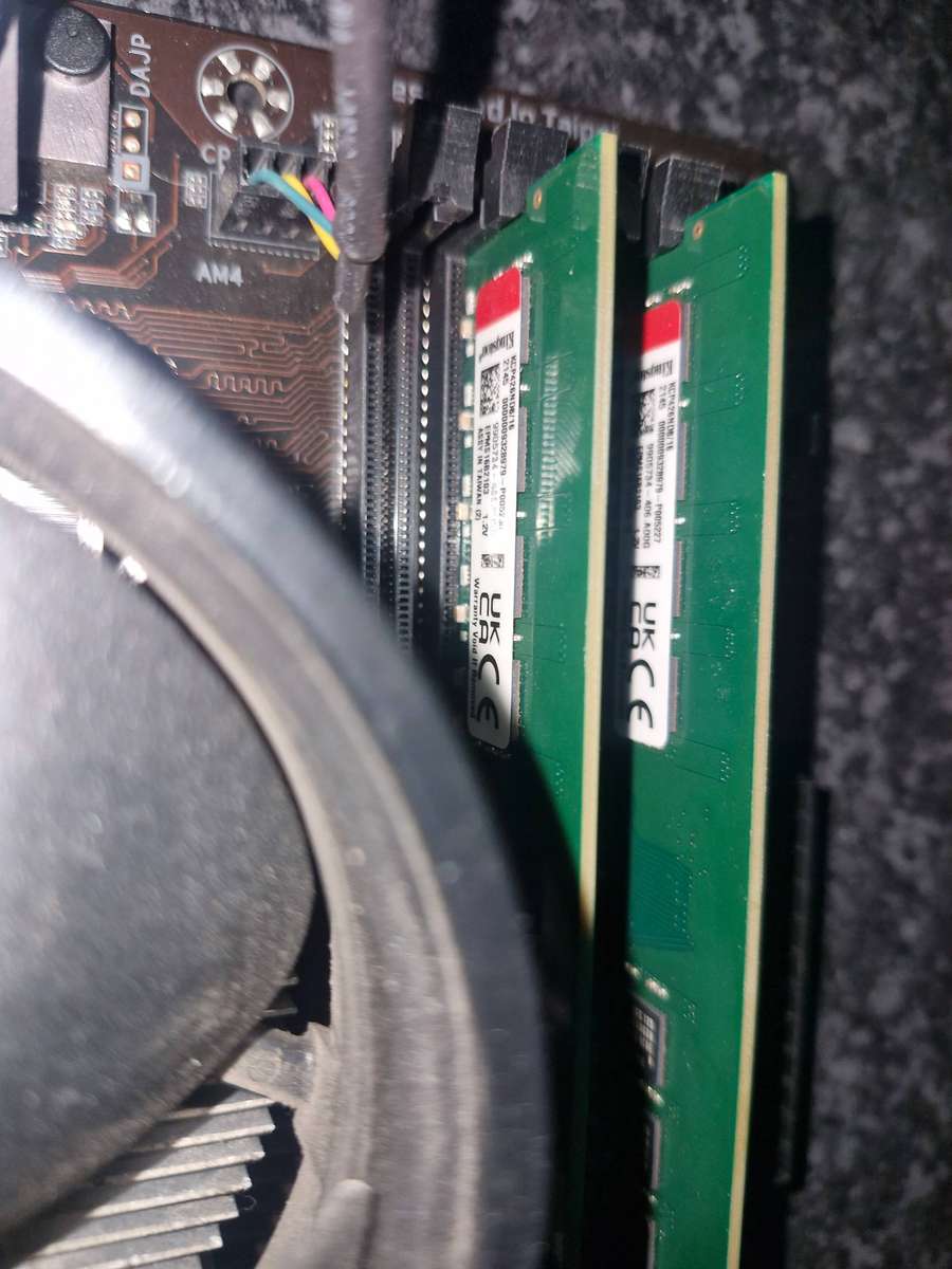 B450 Elite, Ryzen 3100, 32GB Ram, 512GB SSD