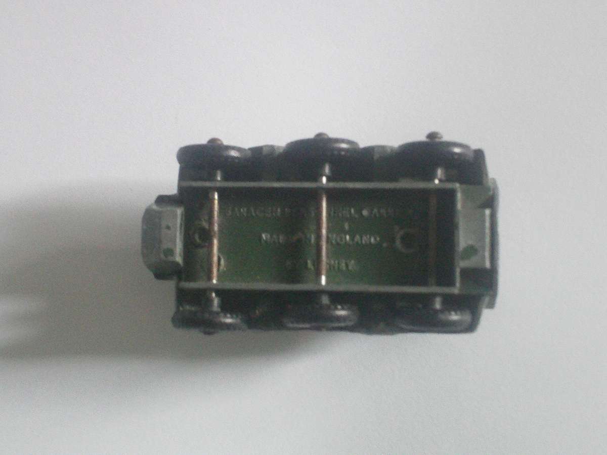 Matchbox Regular Wheels Saracen Personnel Carrier Lesney England #54a