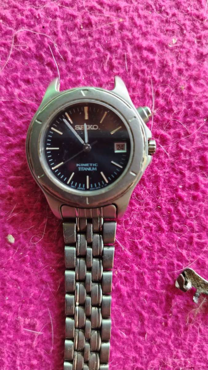 SEIKO KINETIC TITANIUM WOMANS WATCH