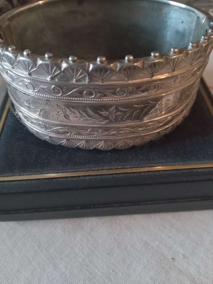 Antique Victorian Silver Clip/Hinge Bangle