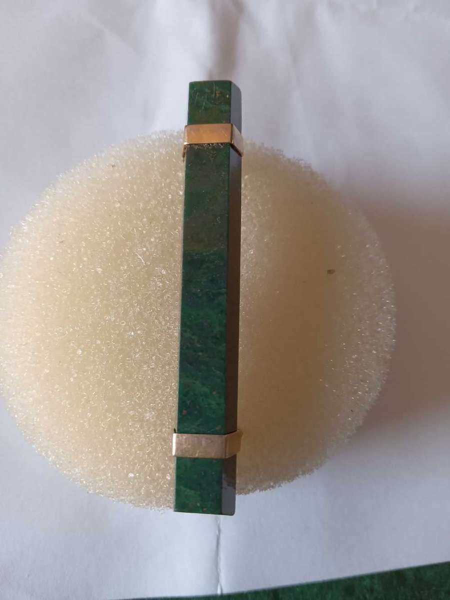 Vintage 9ct Gold And Jade (Maw Sit Sit) Brooch