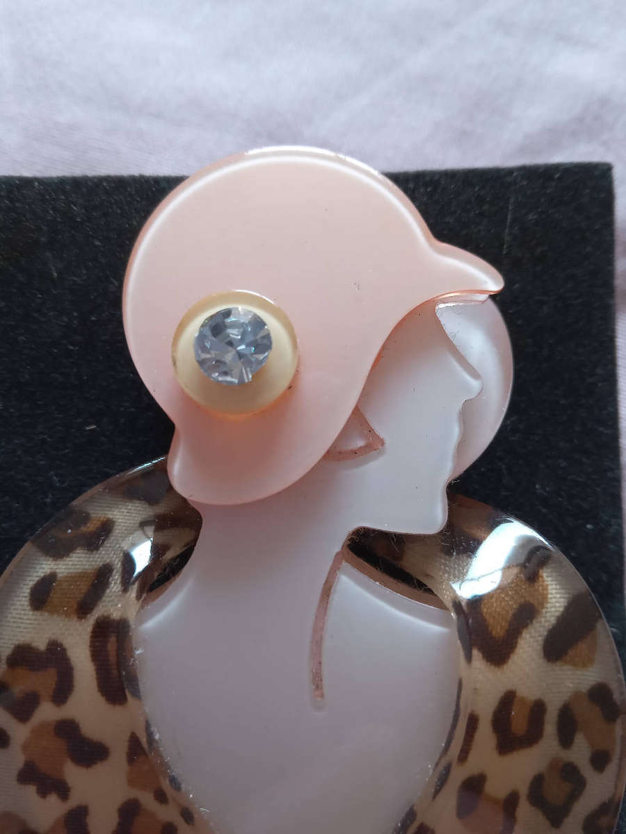 Vintage 1920s Style Flapper Girl Brooch