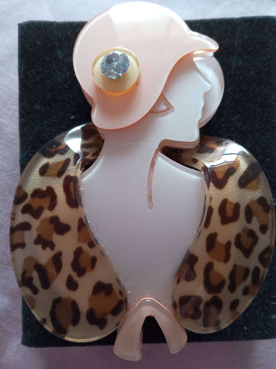 Vintage 1920s Style Flapper Girl Brooch