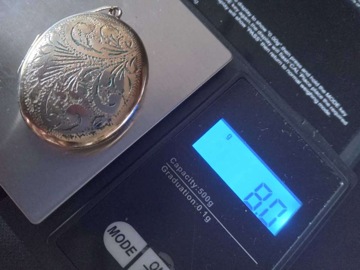 Vintage 9ct Gold Metal Core Locket