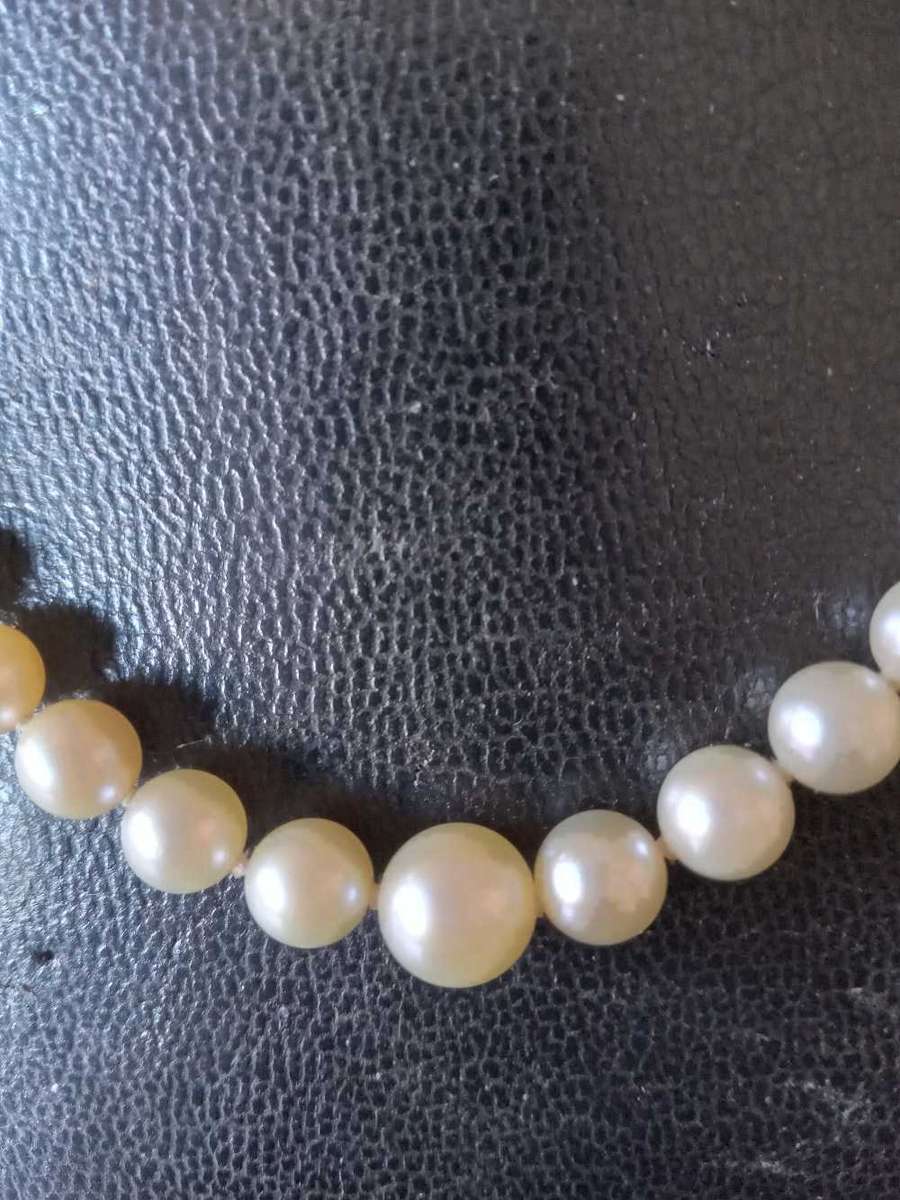 Vintage Cultured Pearl Necklace With Sterling Silver Clasp - Includes Valuation Certificate R9500