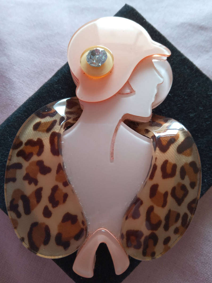 Vintage 1920s Style Flapper Girl Brooch