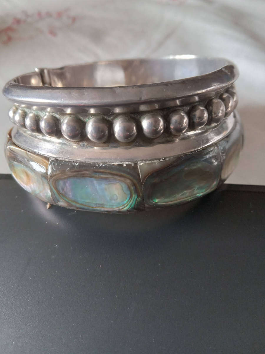 Large Mexican Sterling Silver And Abalone Clip Bangle - (64.6g)